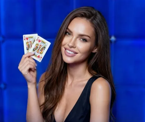 Crupier de blackjack online mostrando dos reyes